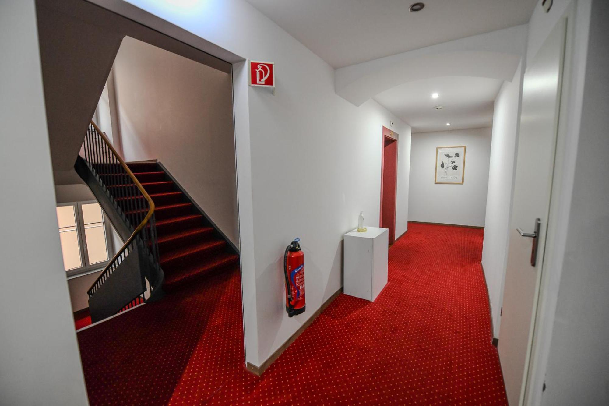 Hotel De France ラショー・ド・フォン エクステリア 写真